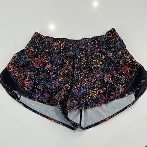 Lululemon Hotty Hot Shorts 2.5”